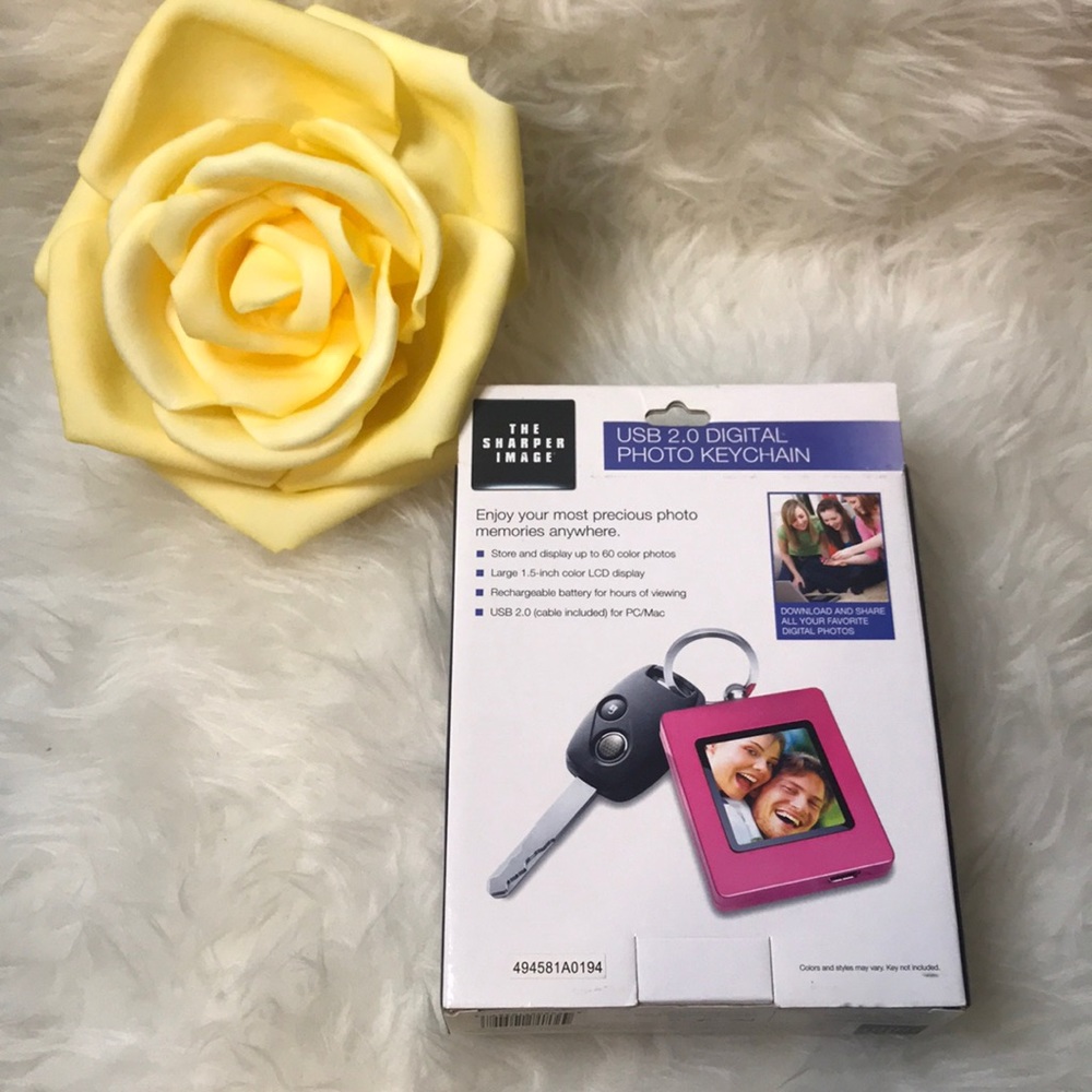 The Sharper Image USB 2.0 Digital Photo Keychain - Picture 5 of 10